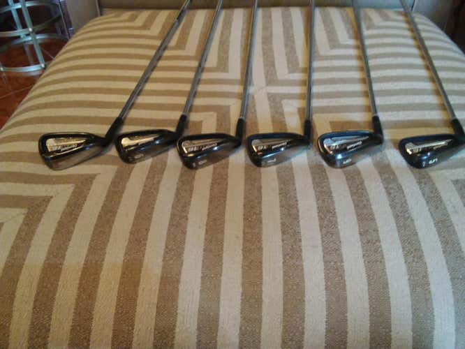 Cleveland CG16 Black Pearl 5-PW steel/stiff  Iron Set Lefty