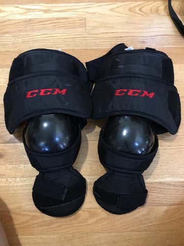 CCM Knee Pads