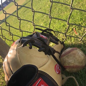 Rawlings Baseball Glove