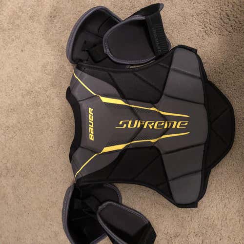 New Bauer Shoulder Pads Senior