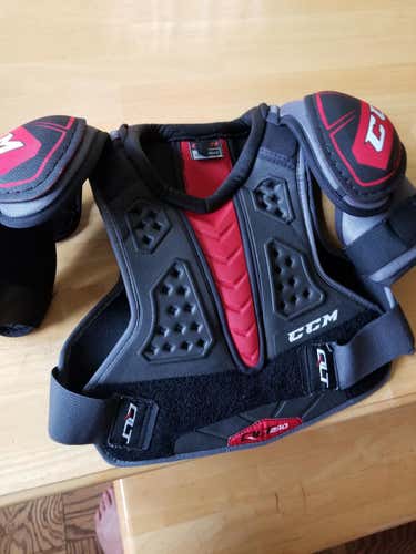 CCM QuickLite 250 Shoulder Pads Junior