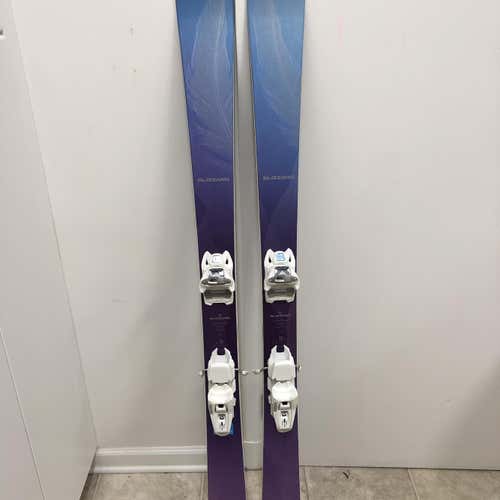 black pearl Skis