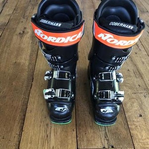 Dobermann Ski Boots