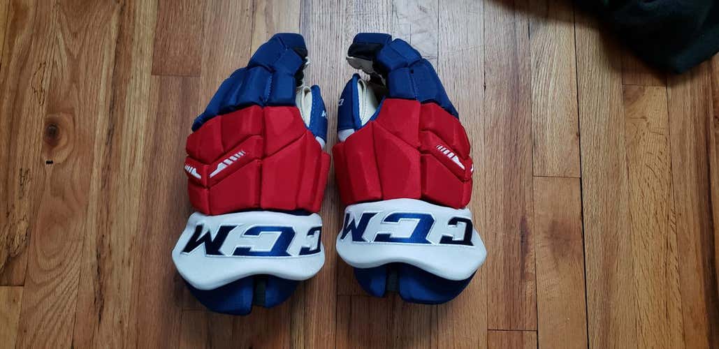 New CCM Tacks Gloves Senior