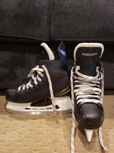 Bauer Supreme 140 Hockey Skates Size 8.5