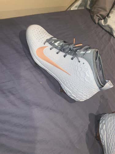 Men’s Nike Trouts