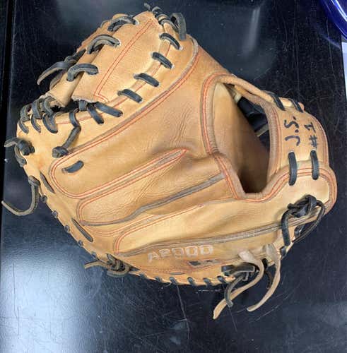 A2000 Baseball Catchers mitt 33”