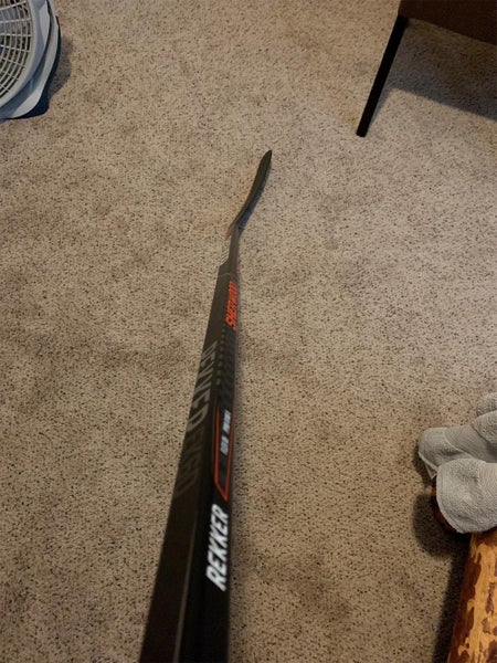 New Rekker EK 60 Hockey Stick Righty Mid Senior