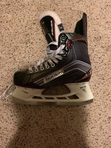 New Vapor X700 Hockey Skates Senior Size 6