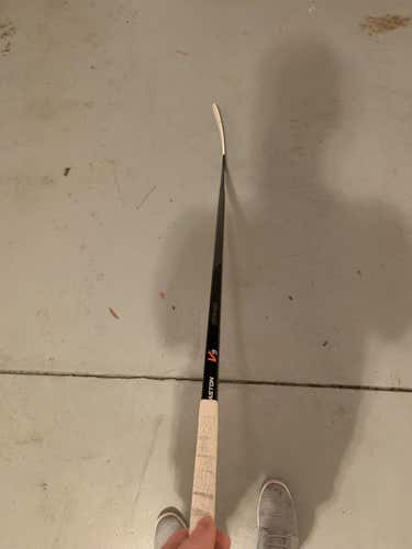 Easton V9 Hockey Stick Righty Mid Senior Pro Stock