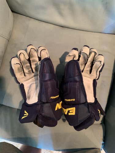 Synergy Gloves Senior Pro Stock