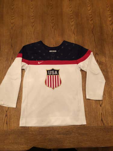 Nike Medium Youth USA blank jersey