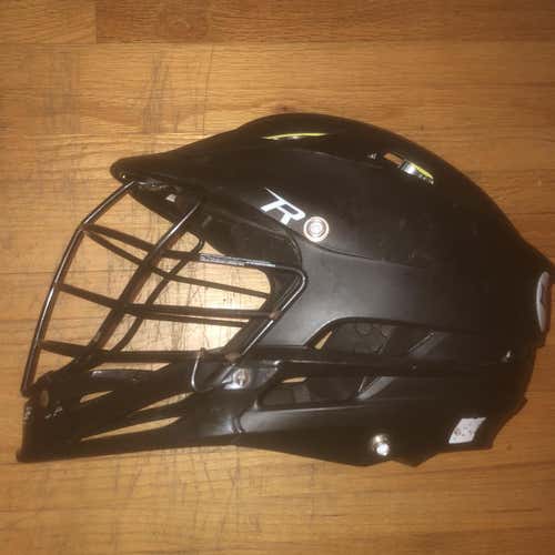 R Helmet Adult