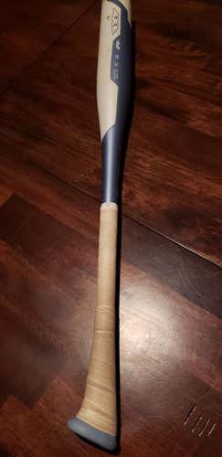 Softball 2019 AXE bat, Great condition, 28 inch, 16 ounce