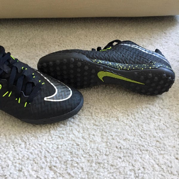 Hypervenom Phantom Cleats