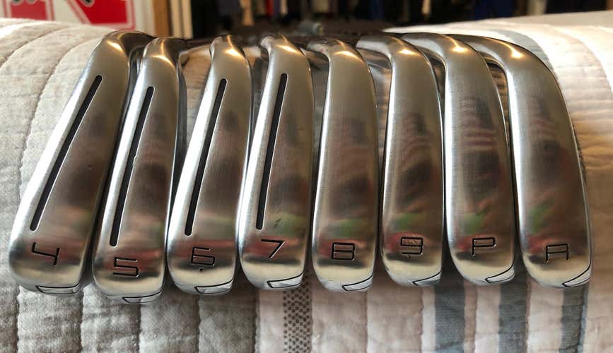 TaylorMade P790 8-club Iron Set Righty (4-AW)