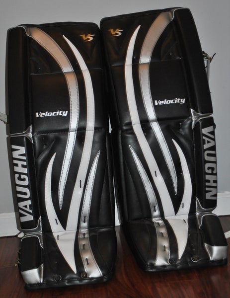VAUGHN 7990 Velocity 5 Pro Leg Pads 32" + 1.5" Black, Silver & White VPG 7990 V5