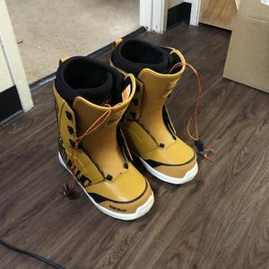 Lashed Snowboard Boots