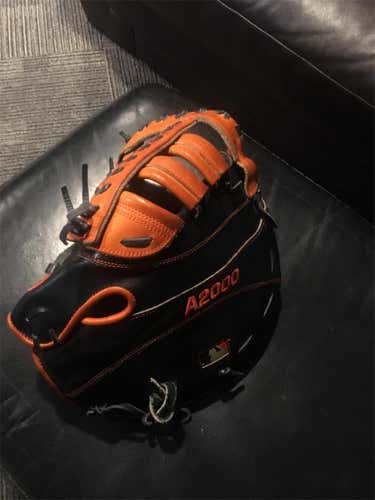 A2000 MC24 Baseball Glove