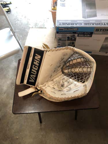 Vaughn XFP Goalie Glove