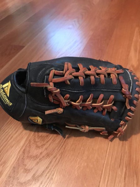Akadema Pro ADL18 Baseball Glove