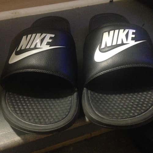 Nike Sandals. Men's 14