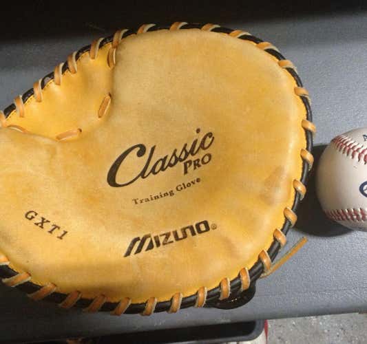 Classic Pro GXT1 Baseball Glove