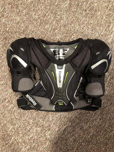 New Reebok 9K Shoulder Pads Senior