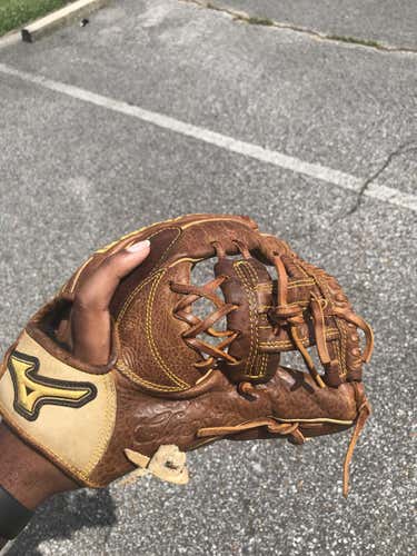Mizuno Classic Pro Soft Baseball Glove