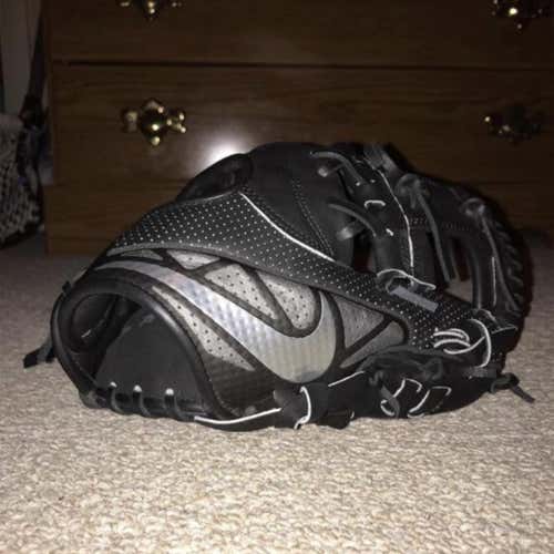 Black Nike Glove (need gone!)