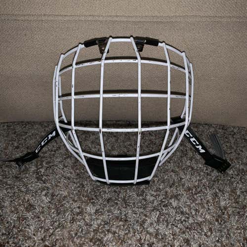 CCM White FM580 Cage Small