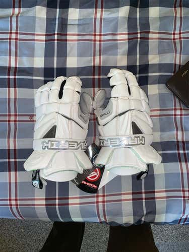 BRAND NEW MAVERIK MAX GLOVES