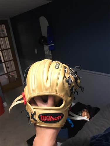 A2000 1786 Baseball Glove