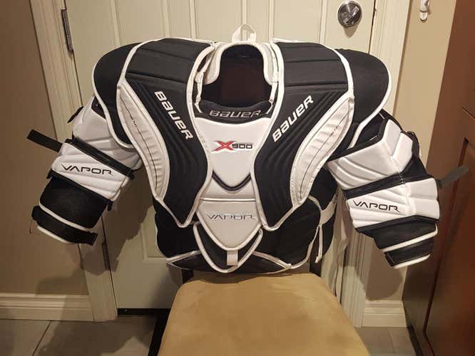 NEW - Bauer Vapor X900 chest protector - Senior Small