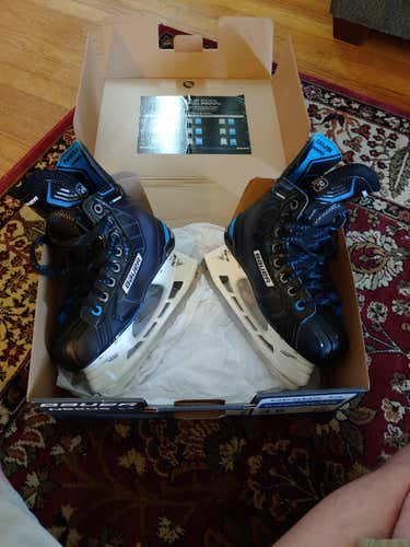 New Bauer Nexus N8000 Hockey Skates Junior Size 3.5