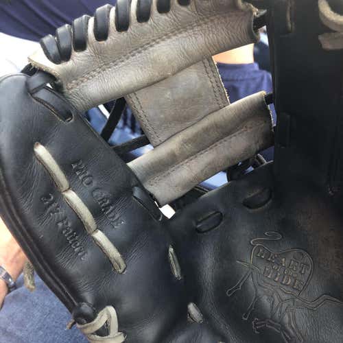 HEART OF THE HIDE 11.5 IN INFIELD GLOVE