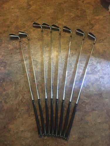 TaylorMade Burner Superlaunch Iron Set Righty