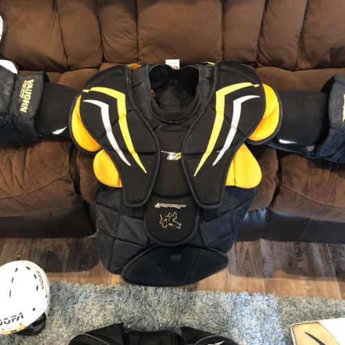 Velocity V7 XF Pro Carbon Chest and Arm Protector Goalie Chest Protector Senior