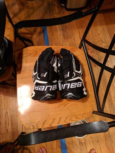 New Bauer Supreme 1S Gloves Senior