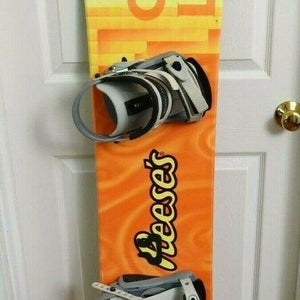 NEW REESE'S SNOWBOARD SIZE 154 CM WITH SNOW PRO BINDINGS