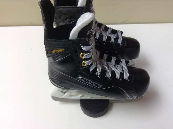 New Bauer 160 Hockey Skates size Youth 13.5 EE (Extra Wide)