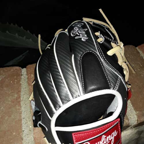 New Heart of the Hide Baseball Glove