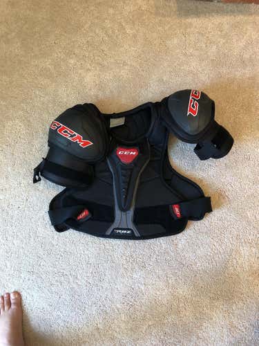 CCM RBZ110 Shoulder Pads Senior XL