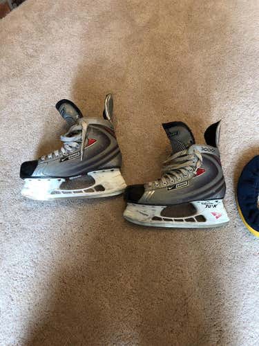 Vapor XXXX Hockey Skates Senior Size 8.5