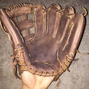 Nokona Walnut Baseball Glove fsot