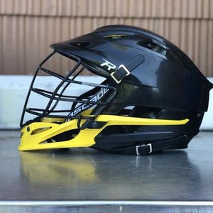 Black Cascade R Helmet Adult (EXCELLENT CONDITION)