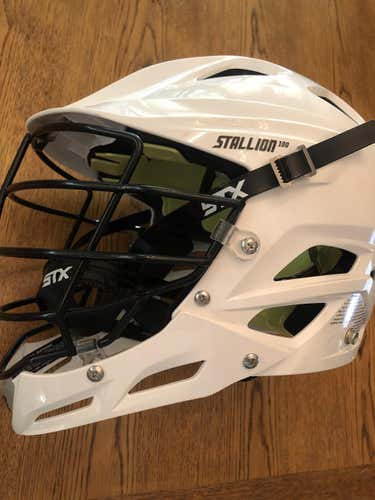 White lacrosse helmet adult Large