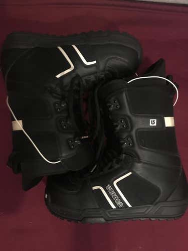 New Burton Invader Snowboard Boots