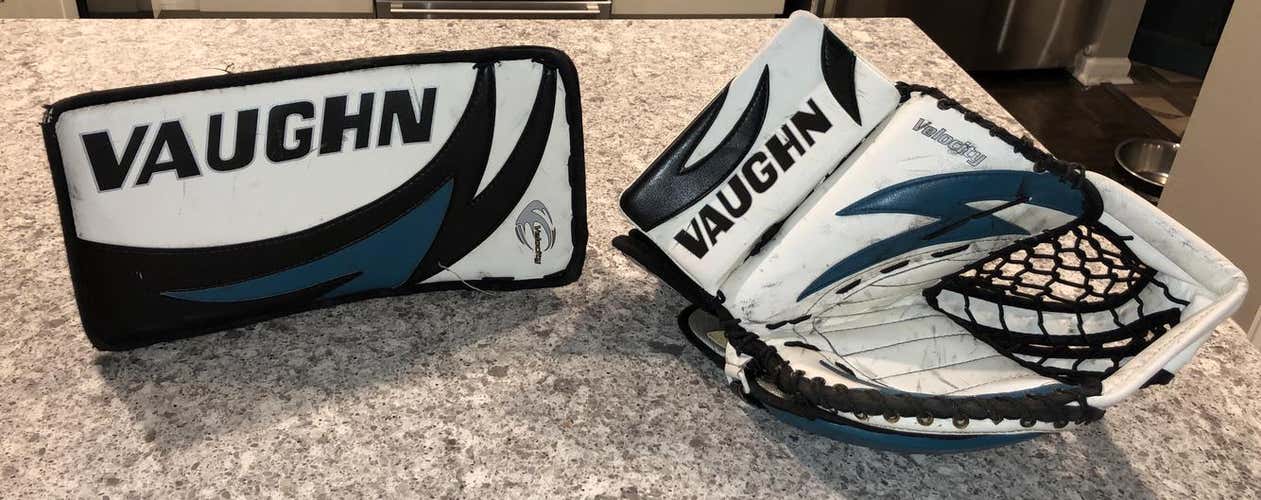 Vaughn Velocity 7400 Goalie Glove & Blocker Regular Junior