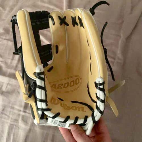 New A2000 Baseball Glove